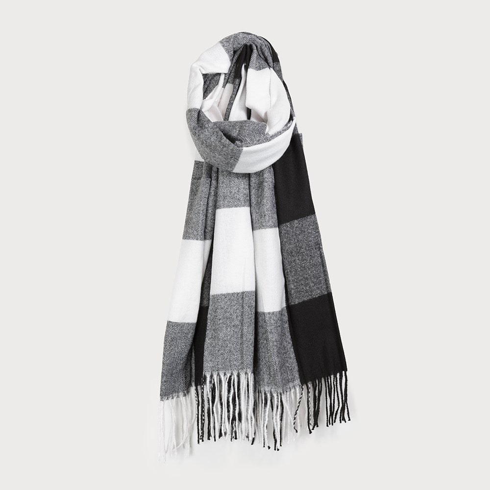 Soft Plaid Pattern Scarf