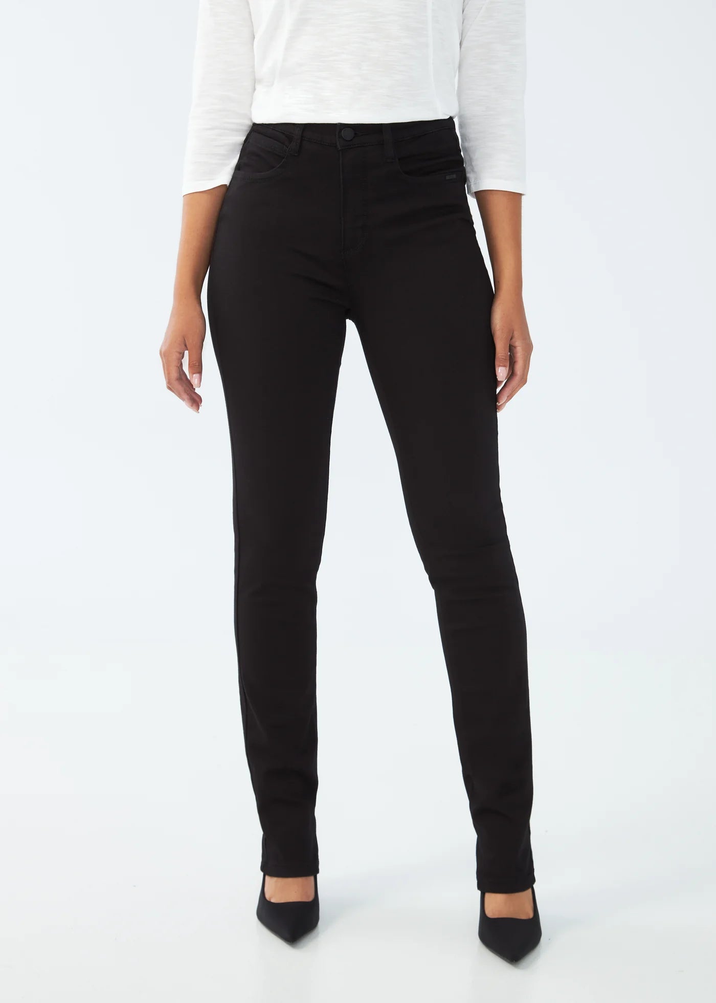 Petite Suzanne Straight Leg