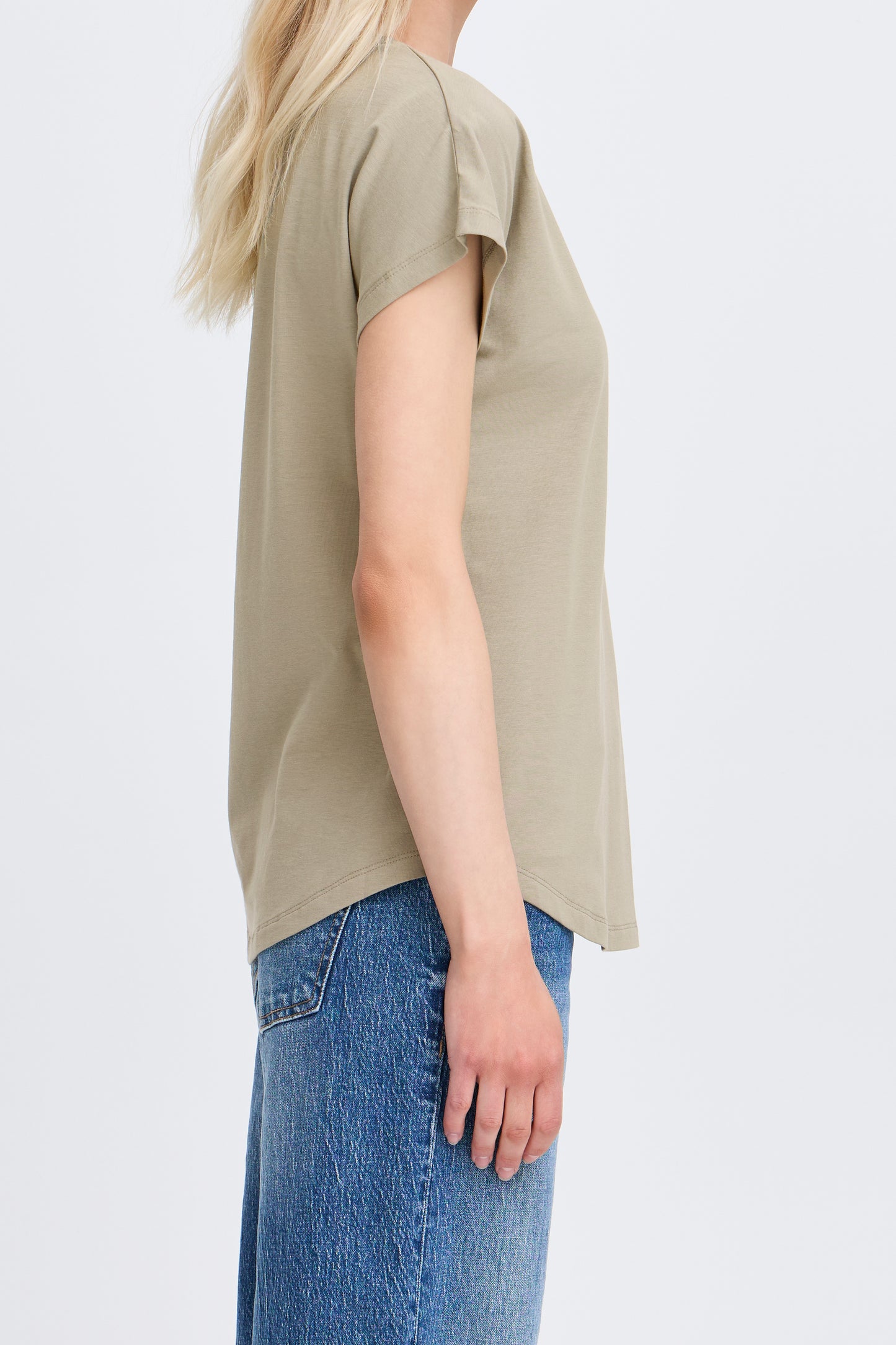 Pamila V Tee