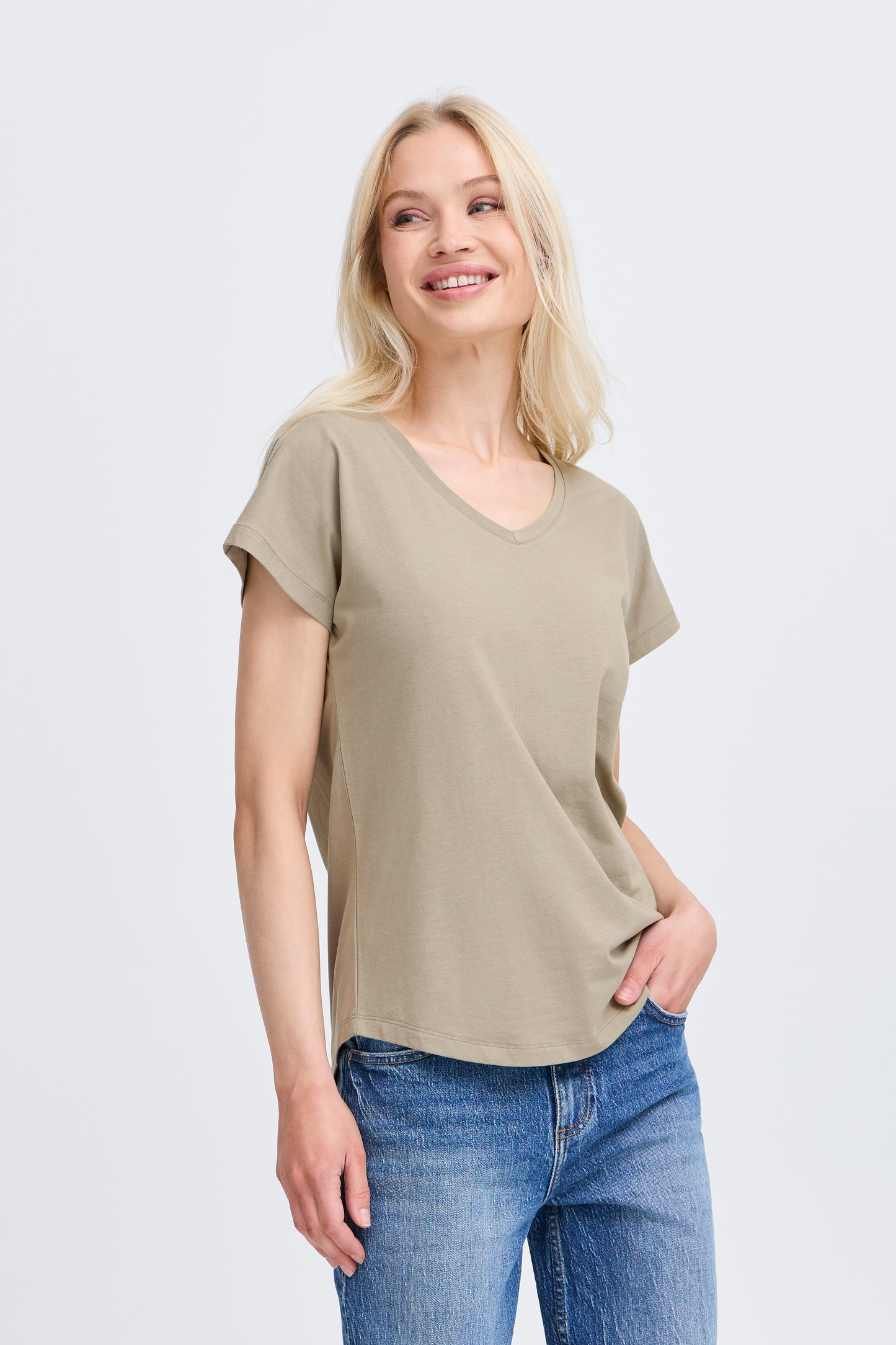 Pamila V Tee