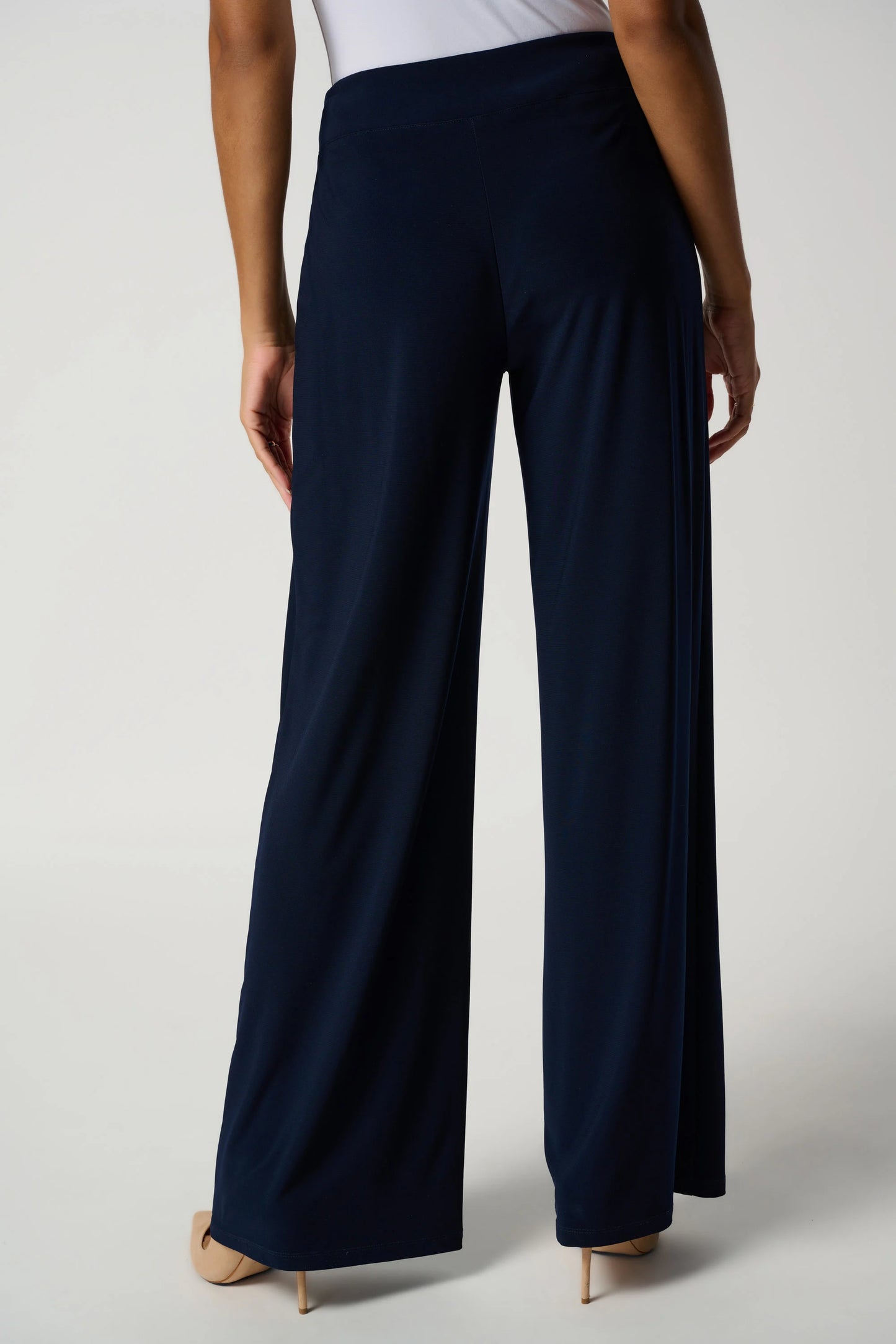 Signature- Wide Leg Pants