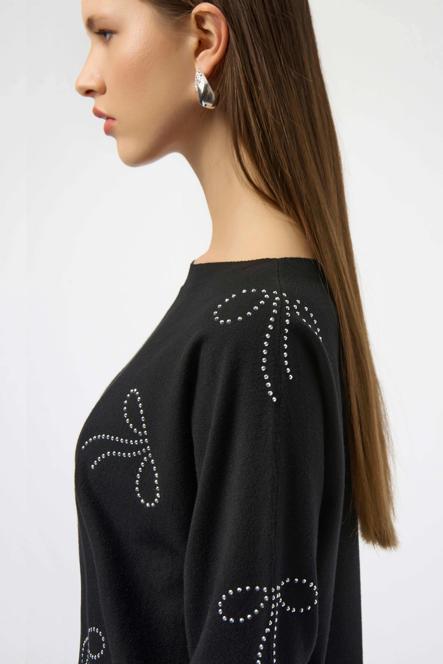 Knit Pullover with Bow Detail