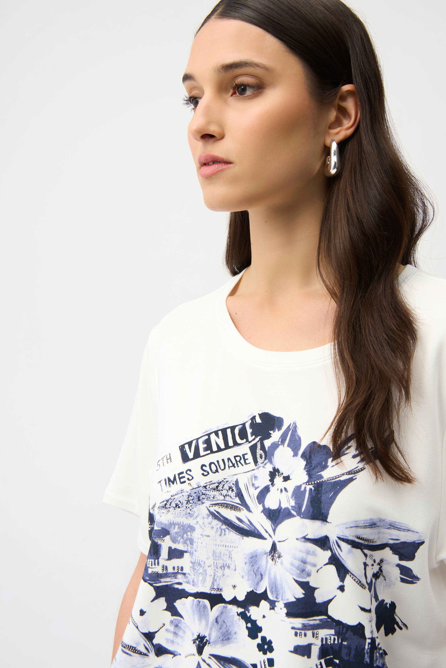 Front Print Straight T-Shirt With Rhinestones