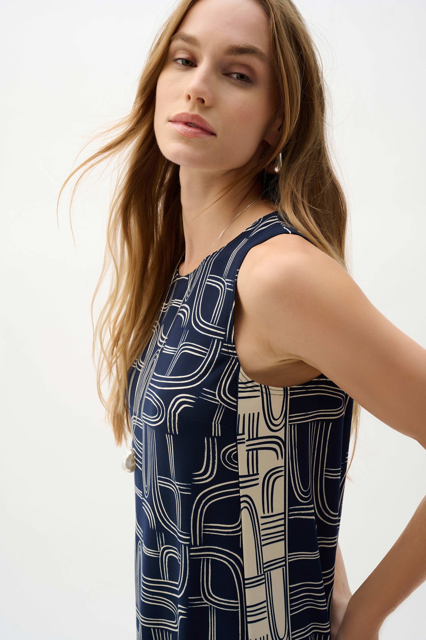 Silky Knit Geometric Print Straight Top