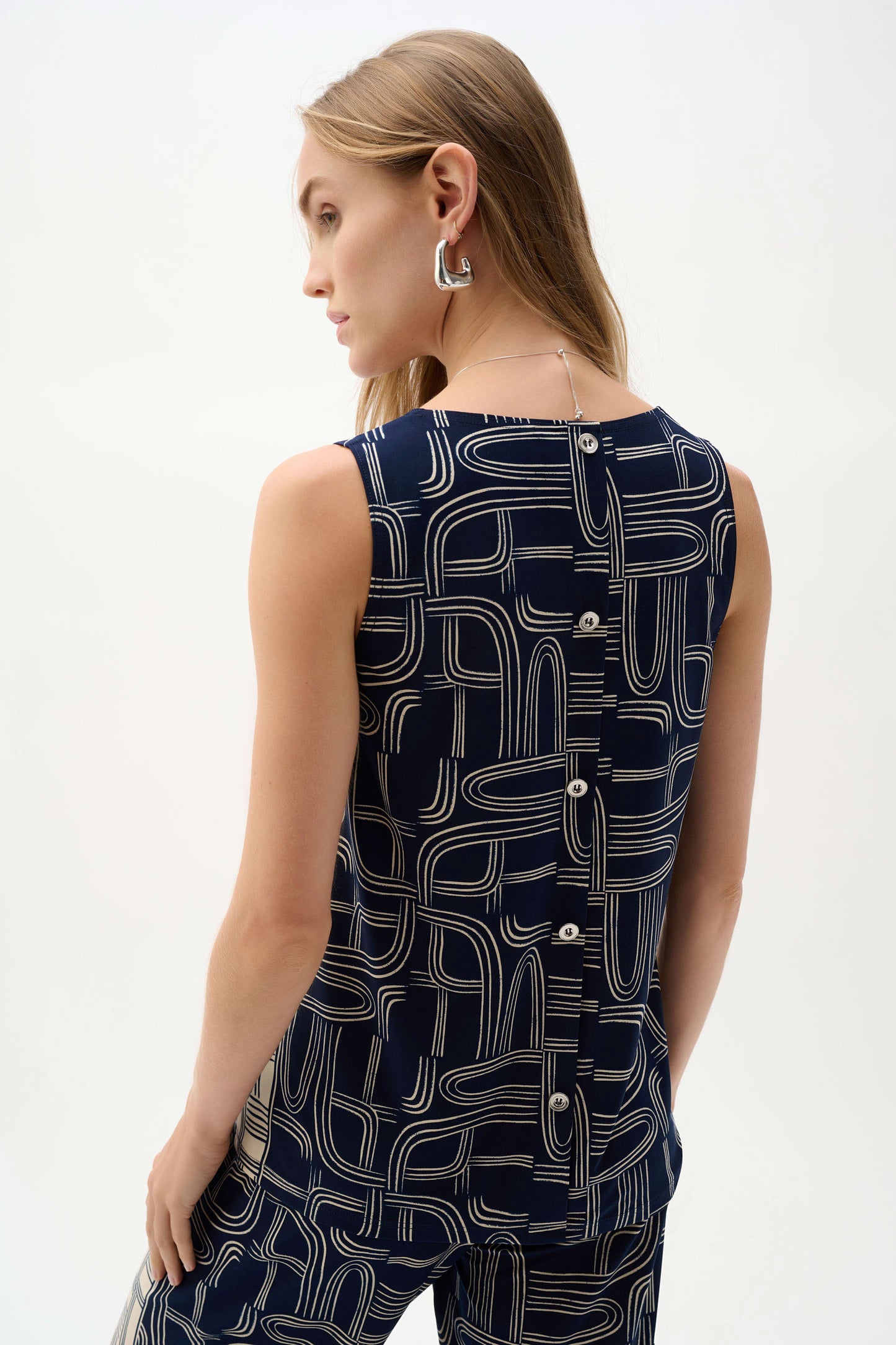 Silky Knit Geometric Print Straight Top