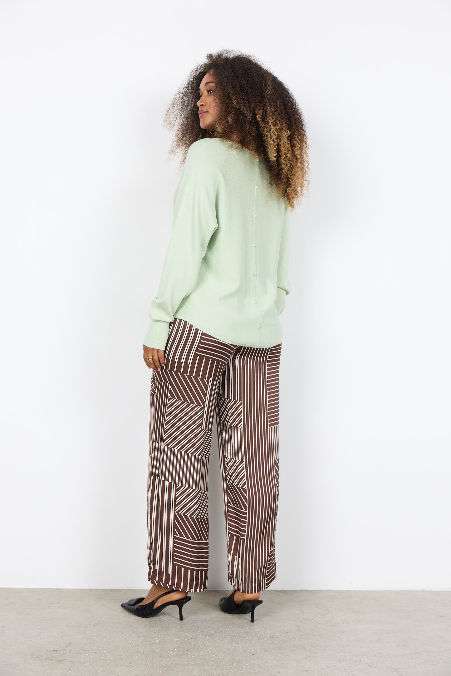 Dollie Pullover Back Button Detail