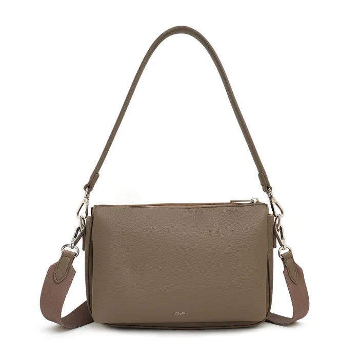 The Devery Shoulder Bag / Crossbody