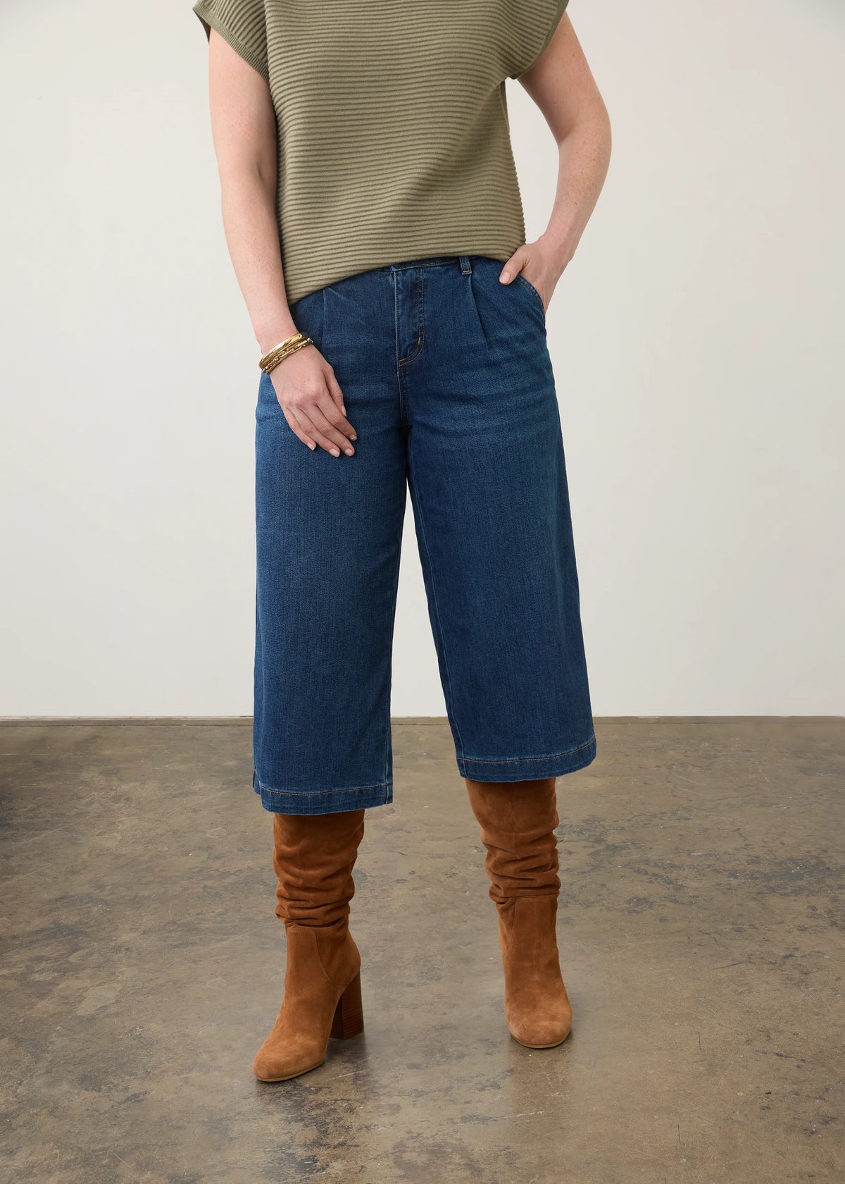 Mid Rise Pleated Wide Gaucho