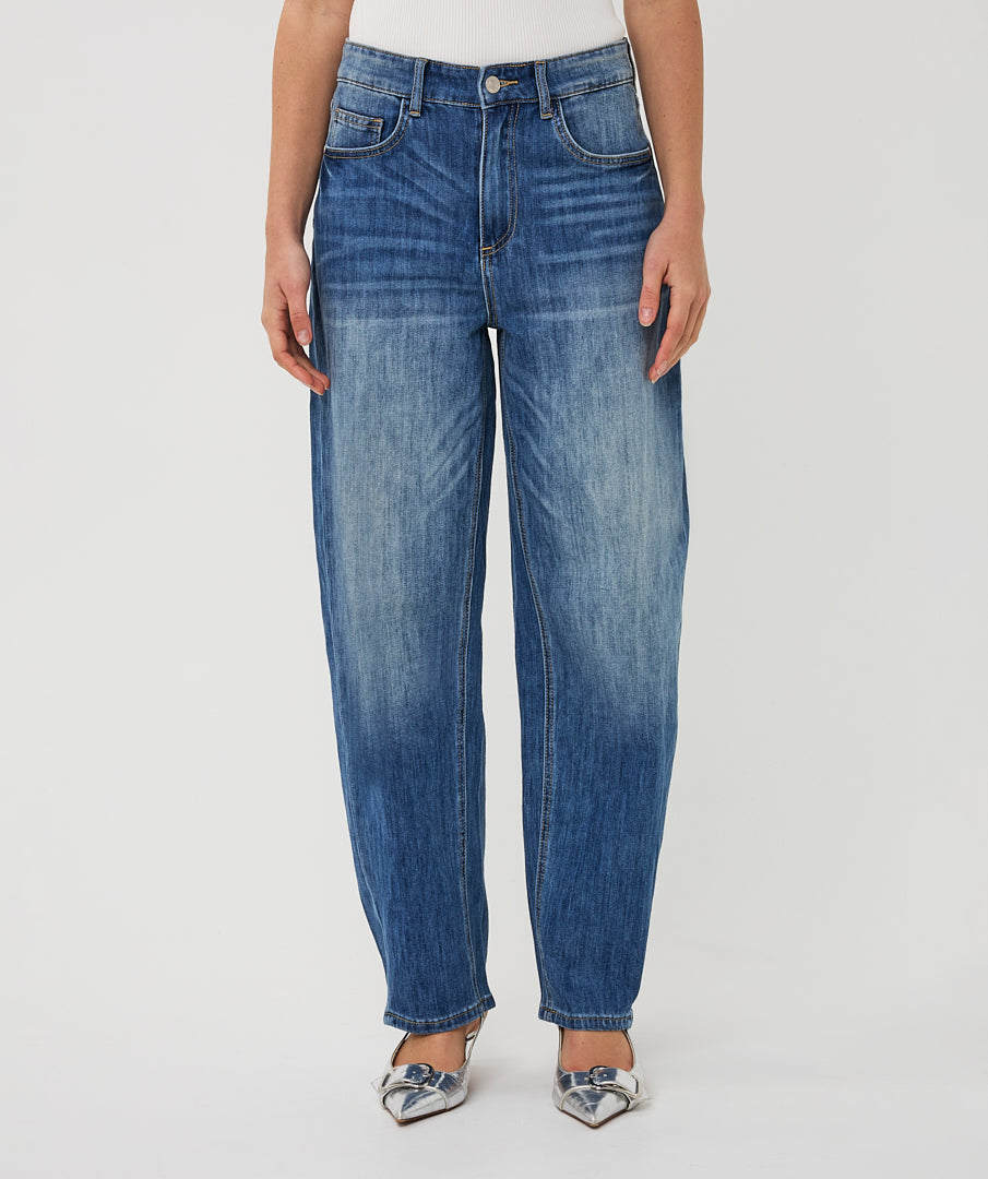 Barrel Fit Jeans