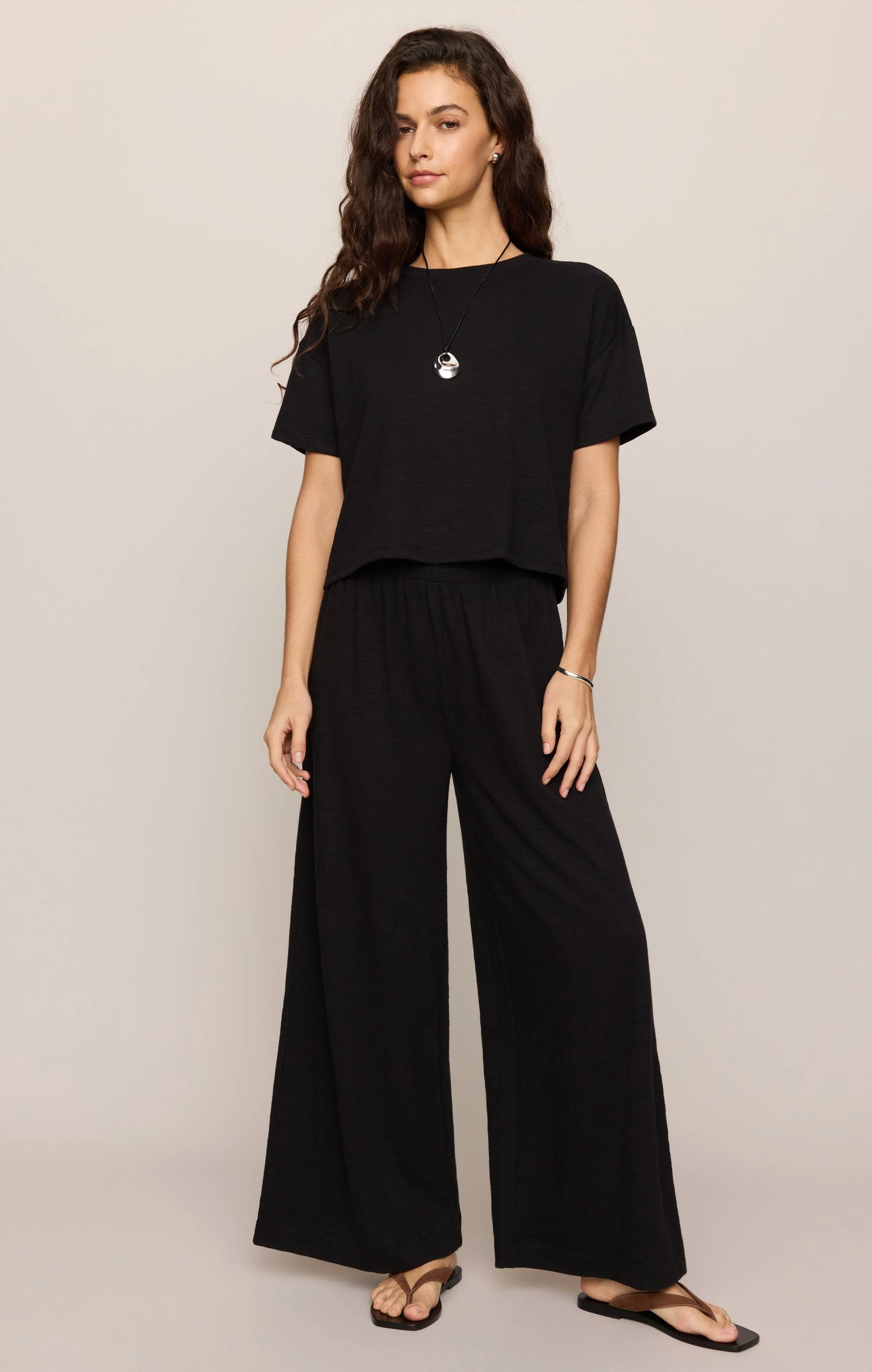 Sway Textured Cropped Tee - Black