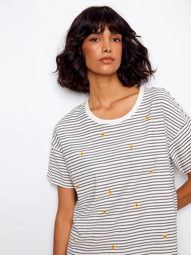 Short Sleeve Crew Neck T-Shirt with Flower Embroidery