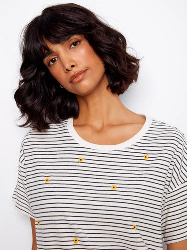 Short Sleeve Crew Neck T-Shirt with Flower Embroidery