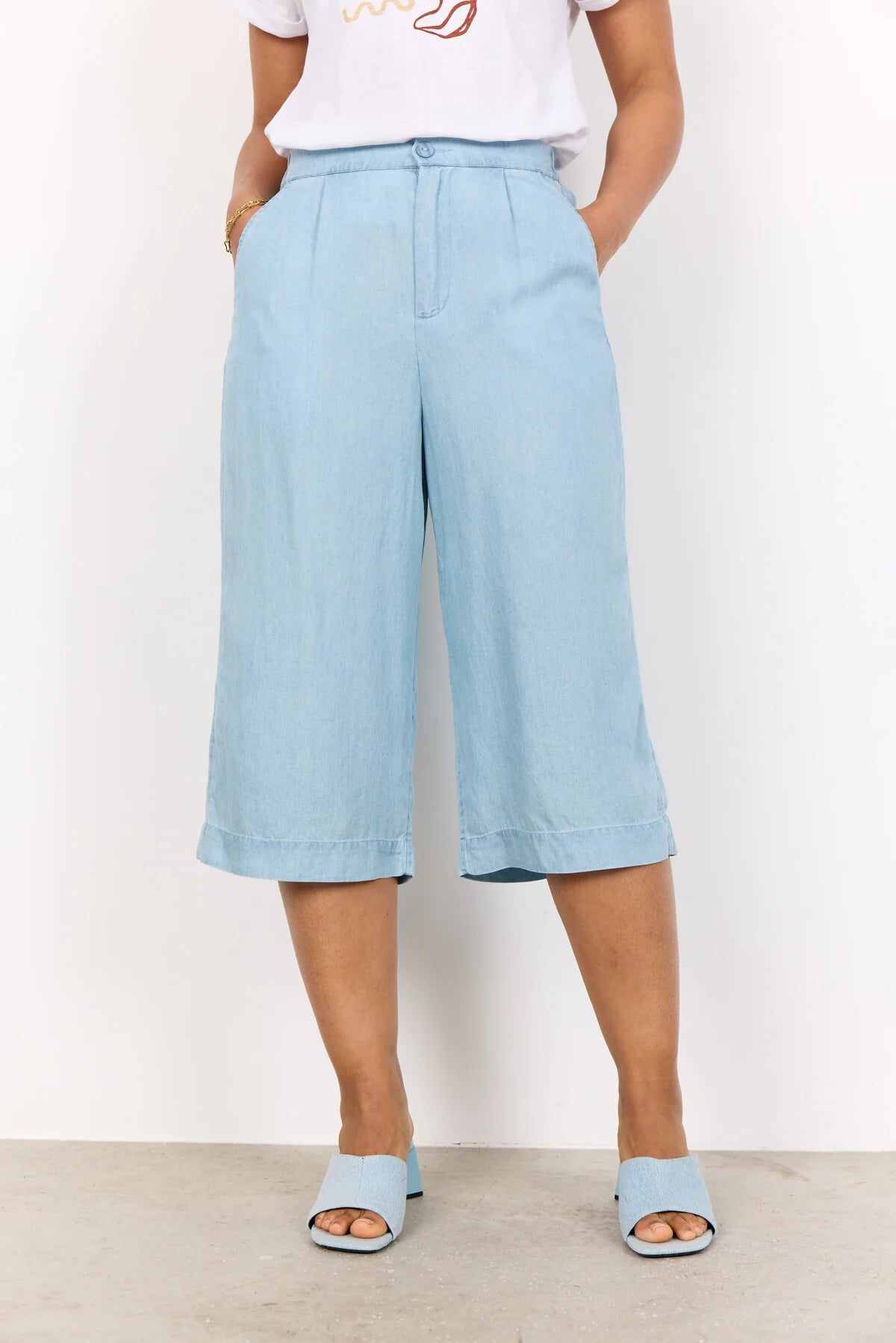 Liv Denim Capri