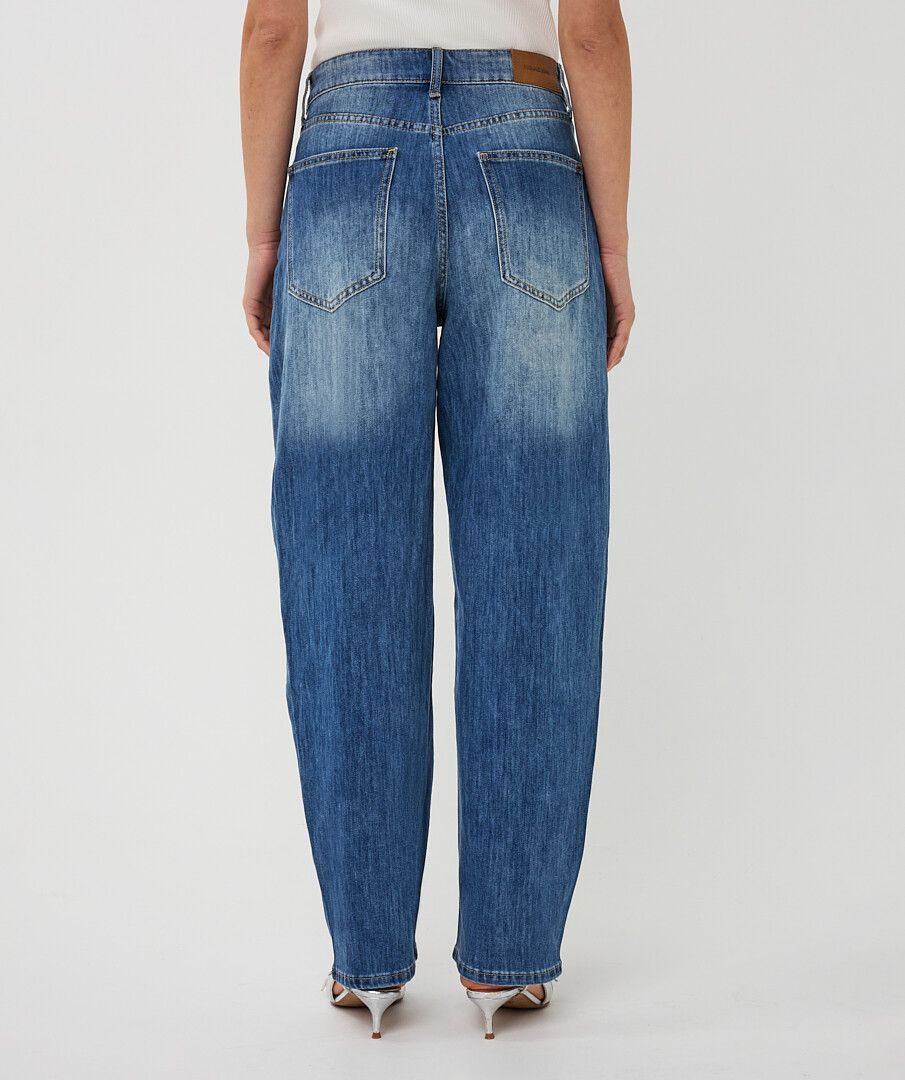 Barrel Fit Jeans