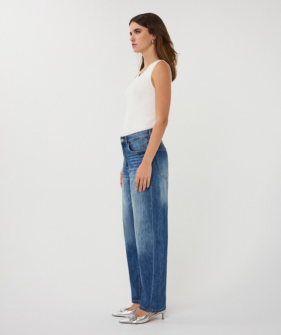 Barrel Fit Jeans